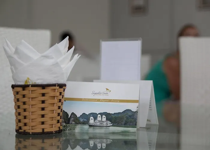 Signature Cruise 5* Hạ Long